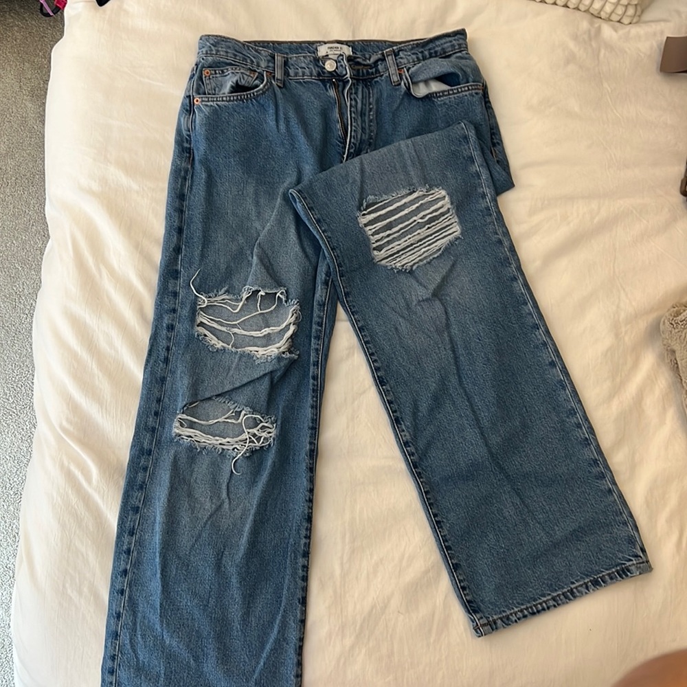 Forever 21 distressed straight leg jeans medium denim wash